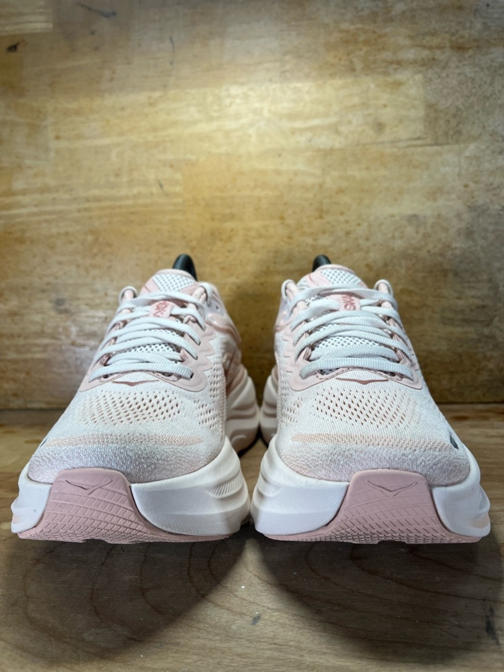 Hoka One One Bondi 9 Womens Size 8 Running Shoes Sneakers Light Pink Rose Latte - Picture 2 of 12